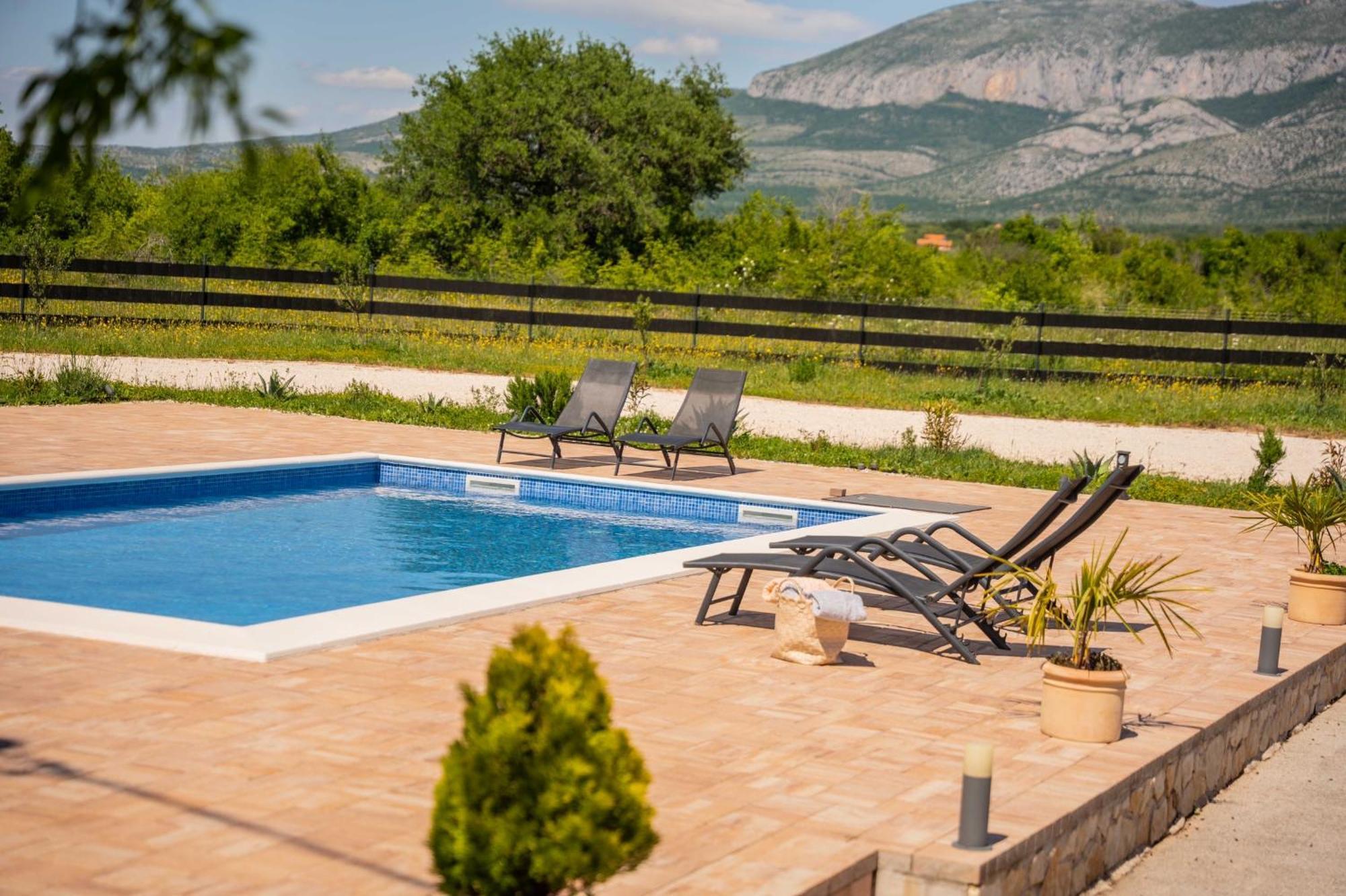 Iris Holiday Home Trbounje Extérieur photo